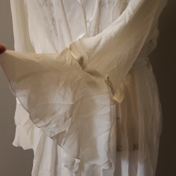 Lingerie - Picture 2 of 7